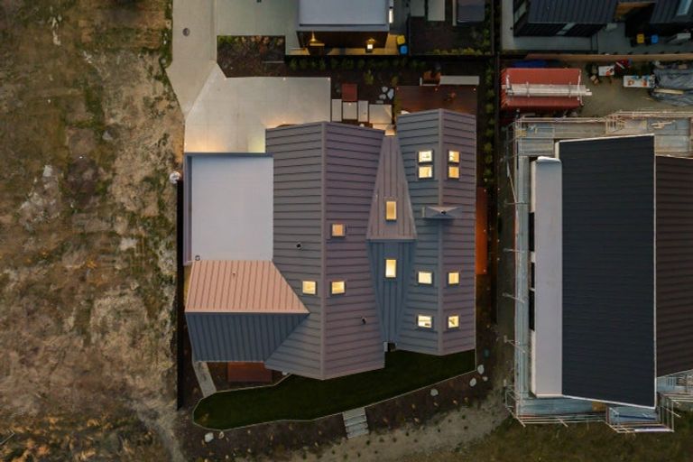 Photo of property in 28 Cunninghams Drive, Jacks Point, Queenstown, 9371