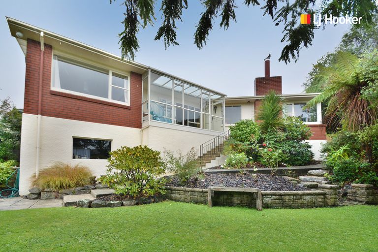 Photo of property in 15 Pioneer Crescent, Helensburgh, Dunedin, 9010