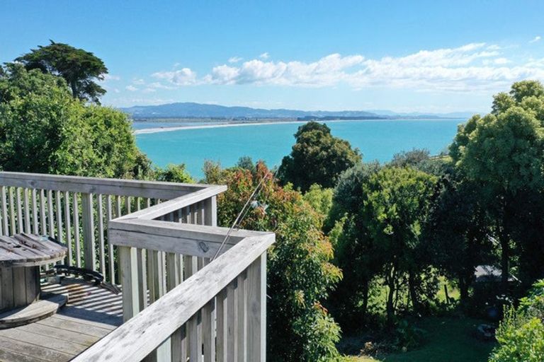 Photo of property in 132 Town Point Road, Maketu, Te Puke, 3189