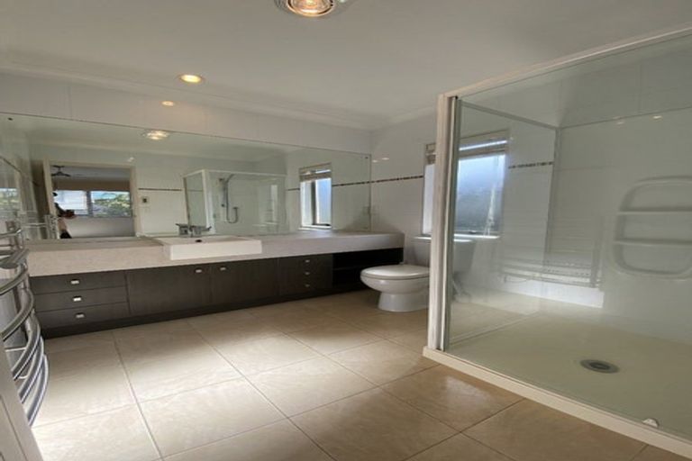 Photo of property in 4 Oak Bark Drive, Schnapper Rock, Auckland, 0632