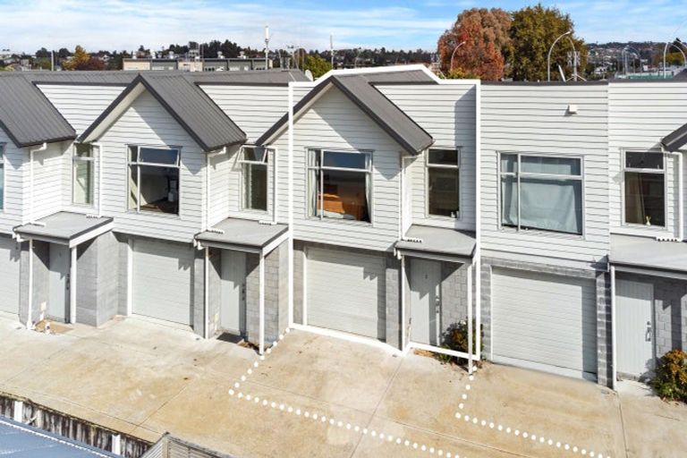 Photo of property in 3/215 Massey Street, Frankton, Hamilton, 3204