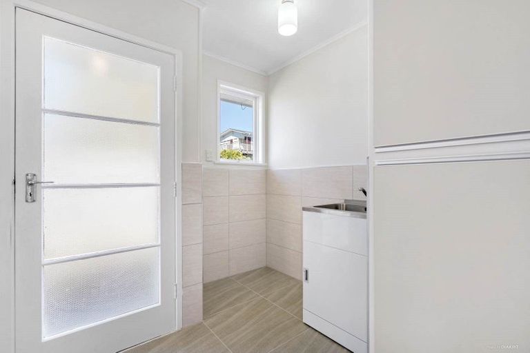 Photo of property in 70 Holly Street, Avondale, Auckland, 1026