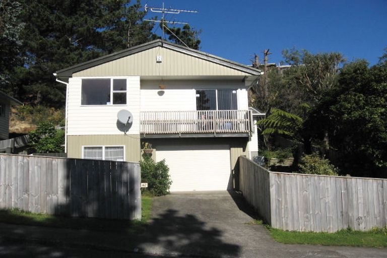 Photo of property in 42 Kingsley Street, Stokes Valley, Lower Hutt, 5019