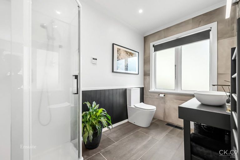 Photo of property in 74 Elmslie Road, Pinehaven, Upper Hutt, 5019