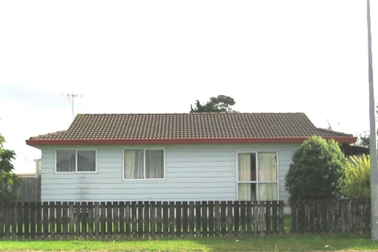 Photo of property in 2/212 Waitemata Drive, Ranui, Auckland, 0612