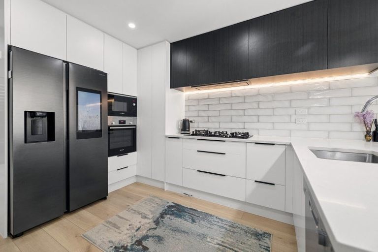 Photo of property in 10b Windlass Street, Long Bay, Auckland, 0630