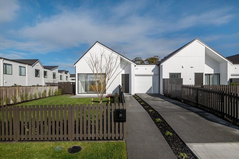 Photo of property in 21 Cambie Avenue, Red Beach, 0932