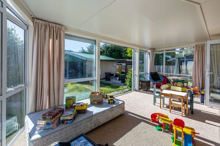 Photo of property in 28 Warren Crescent, Hillmorton, Christchurch, 8025