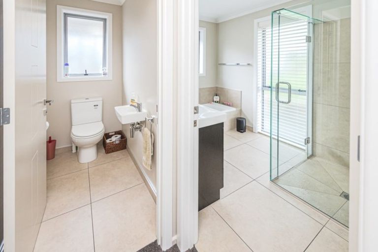 Photo of property in 5 Lithgow Drive, Otamatea, Whanganui, 4500