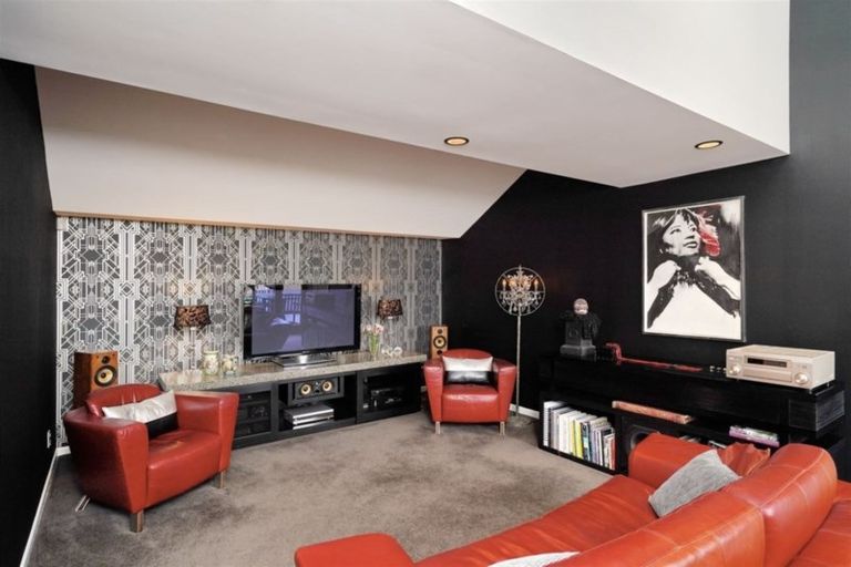 Photo of property in 84 Glenstrae Road, Redcliffs, Christchurch, 8081