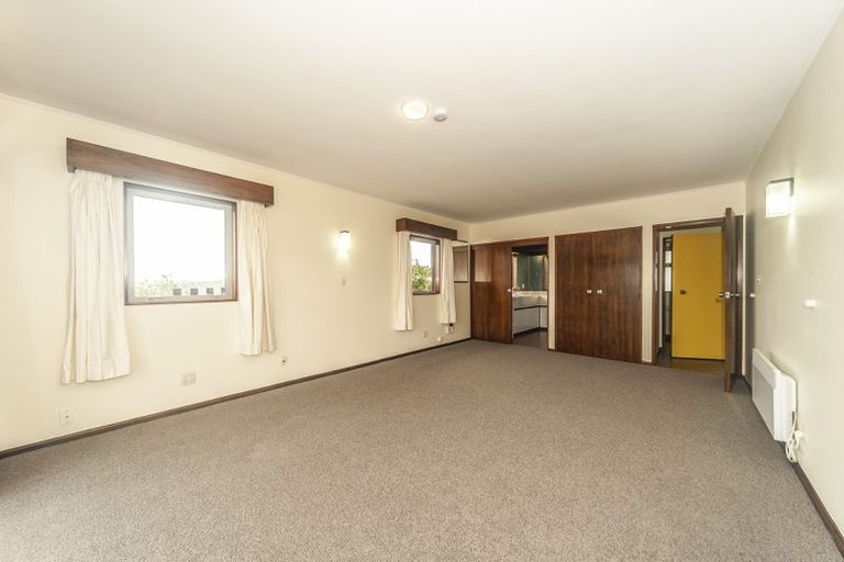 Photo of property in 5 Mataroa Avenue, Northland, Wellington, 6012