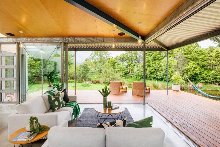 Photo of property in 849b Makerua Road, Tokomaru, Palmerston North, 4474