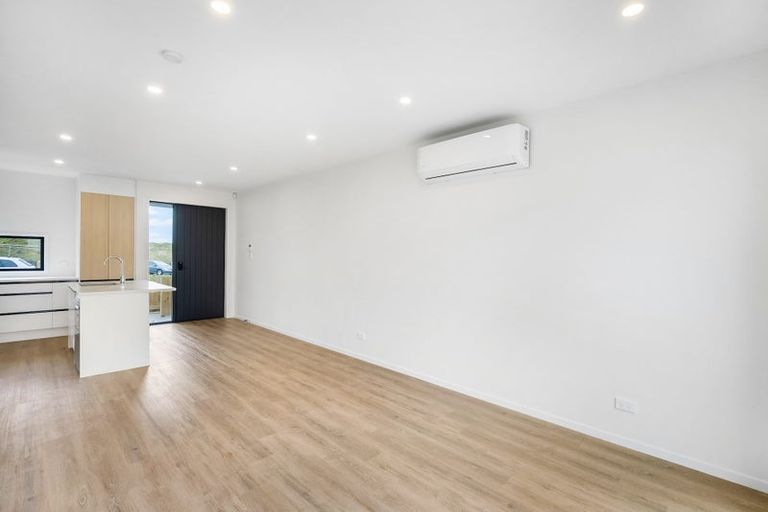 Photo of property in 43 Clay Works Lane, New Lynn, 0600