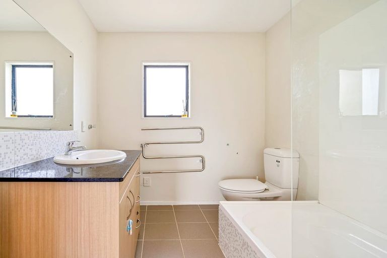 Photo of property in 246 Te Atatu Road, Te Atatu South, Auckland, 0610