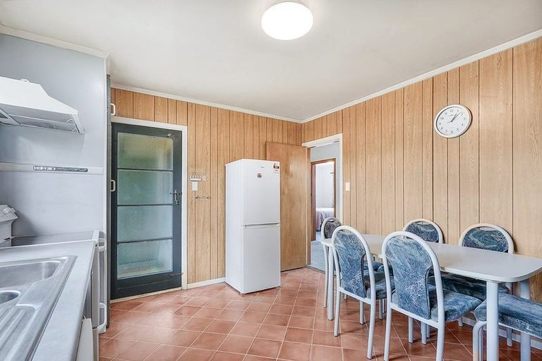 Photo of property in 37 Pollen Crescent, Melville, Hamilton, 3206