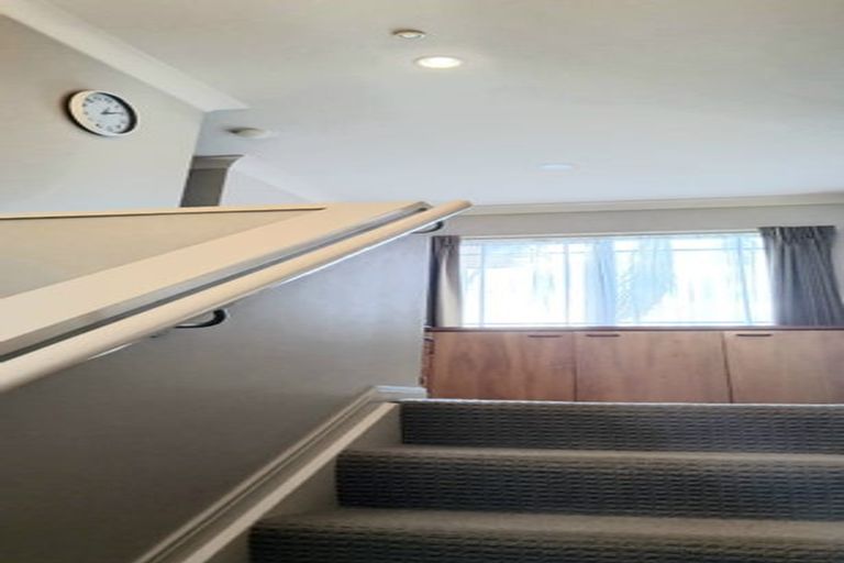 Photo of property in 66 Blackwood Drive, Wattle Downs, Auckland, 2103