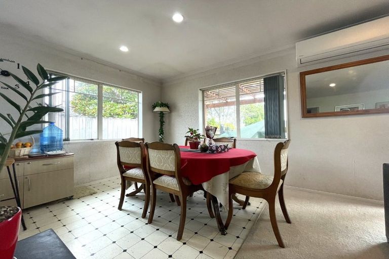 Photo of property in 110 Bob Charles Drive, Golflands, Auckland, 2013