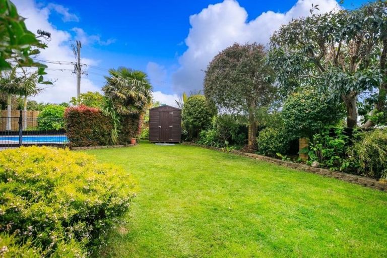 Photo of property in 1/75 Castor Bay Road, Castor Bay, Auckland, 0620