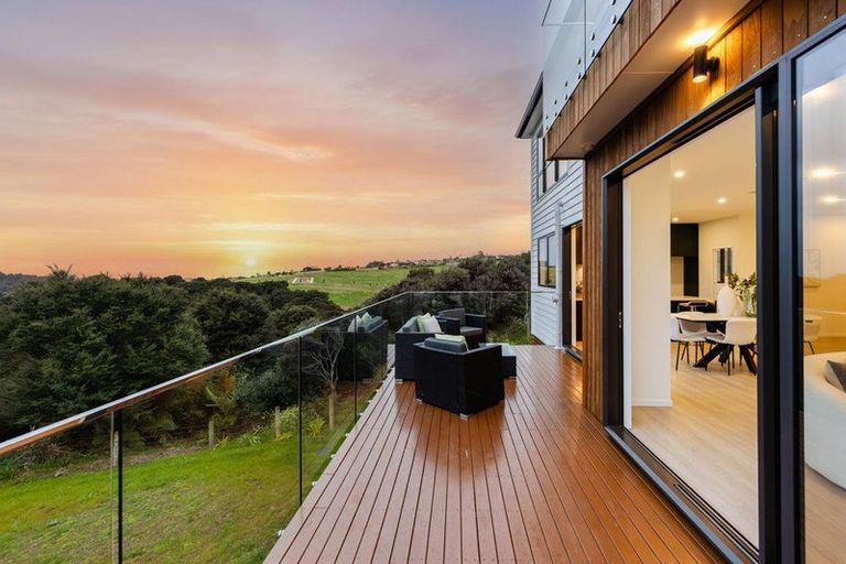 Photo of property in 14 Ringi Lane, Orewa, 0931