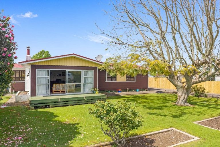 Photo of property in 18 Kowhai Avenue, Edgecumbe, 3120