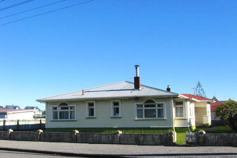 Photo of property in 22 Shakespeare Street, Greymouth, 7805