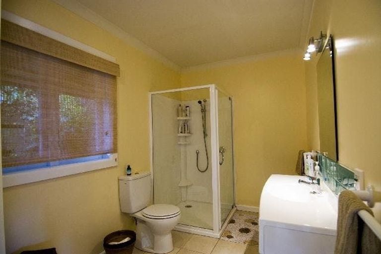 Photo of property in 98 Milton Road, Bluff Hill, Napier, 4110