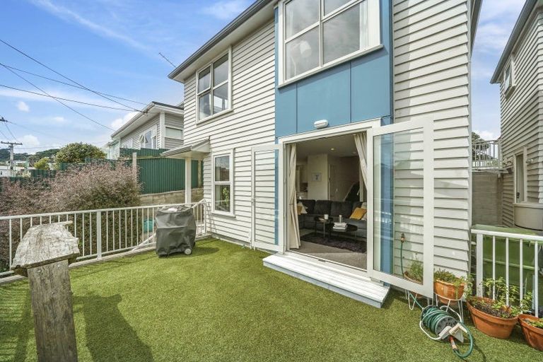 Photo of property in 2/21 Luxford Street, Berhampore, Wellington, 6023