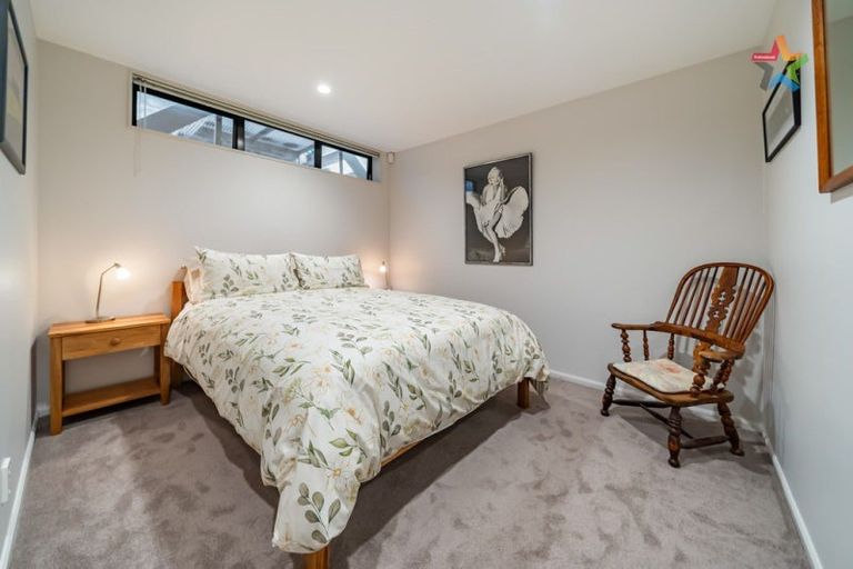 Photo of property in Vein & Skin, 38a Roxburgh Street, Mount Victoria, Wellington, 6011