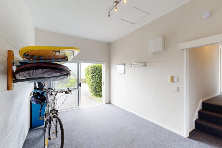 Photo of property in 1/33 Rosario Crescent, Red Beach, 0932