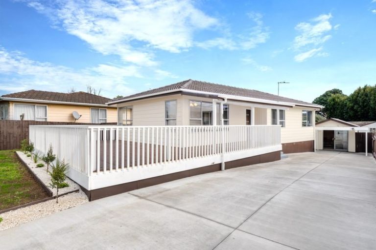 Photo of property in 10 Killington Crescent, Mangere, Auckland, 2022