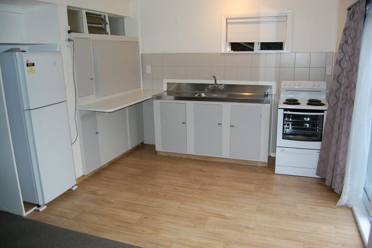 Photo of property in 18 Tawa Terrace, Tawa, Wellington, 5028