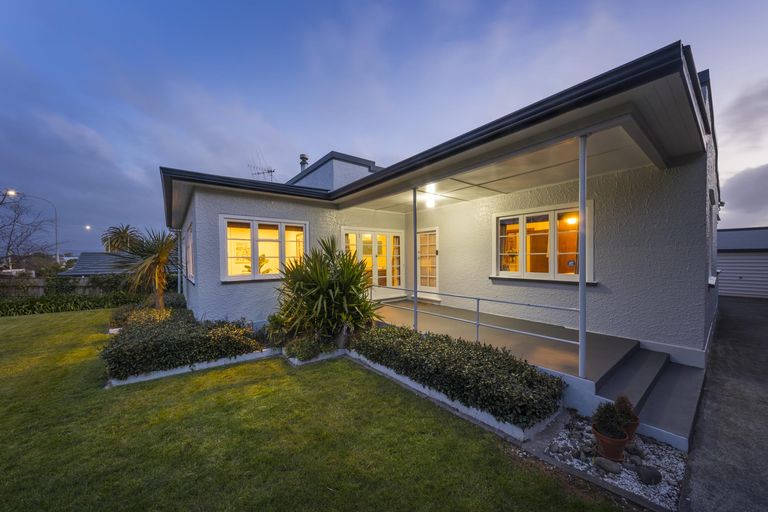 Photo of property in 72 Heretaunga Street, Palmerston North, 4414