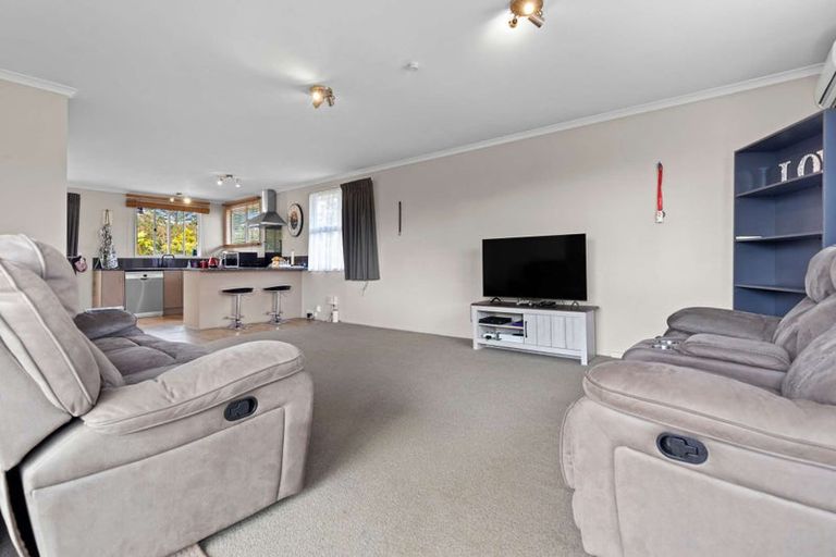 Photo of property in 18 Utuhina Road, Springfield, Rotorua, 3015