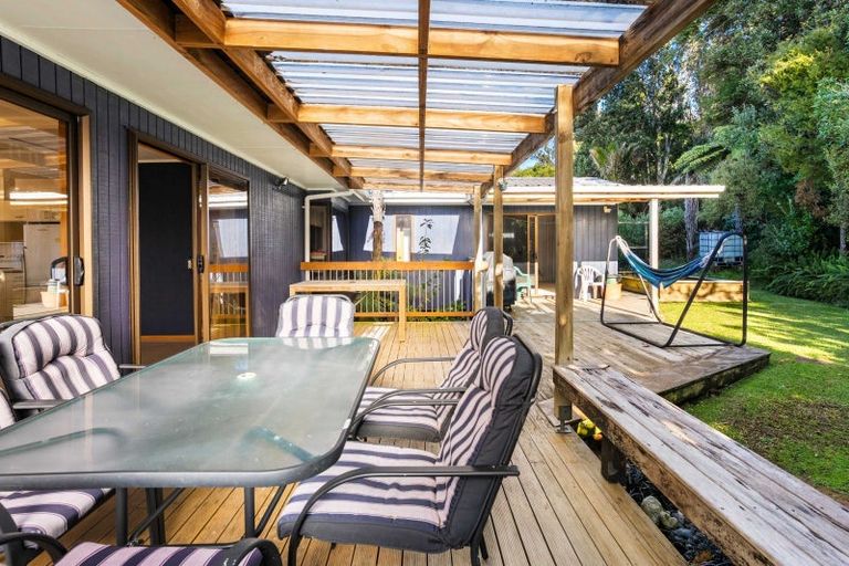 Photo of property in 115 Park Avenue, Whangamata, 3620