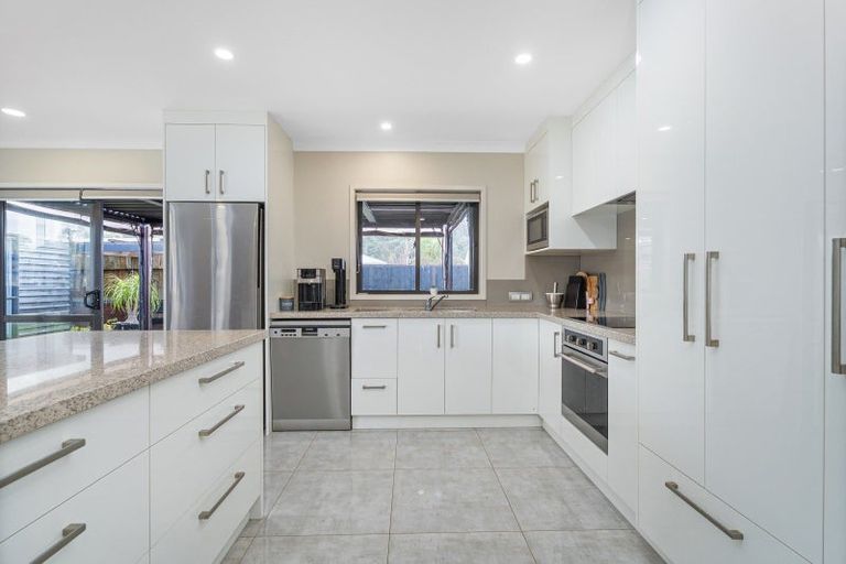 Photo of property in 22 Captain Wood Avenue, Whitianga, 3510