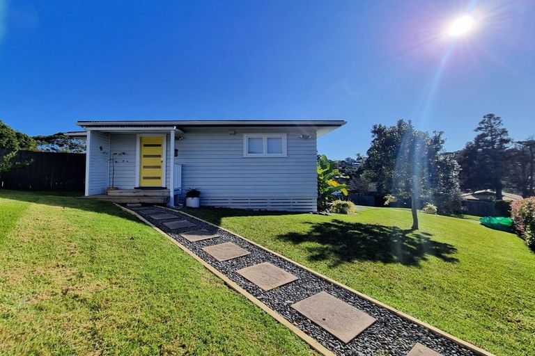 Photo of property in 20 Dobell Road, Stanmore Bay, Whangaparaoa, 0932