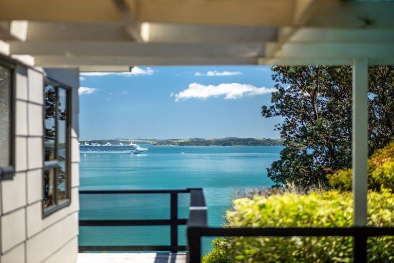 Photo of property in 202 Te Wahapu Road, Russell, 0272