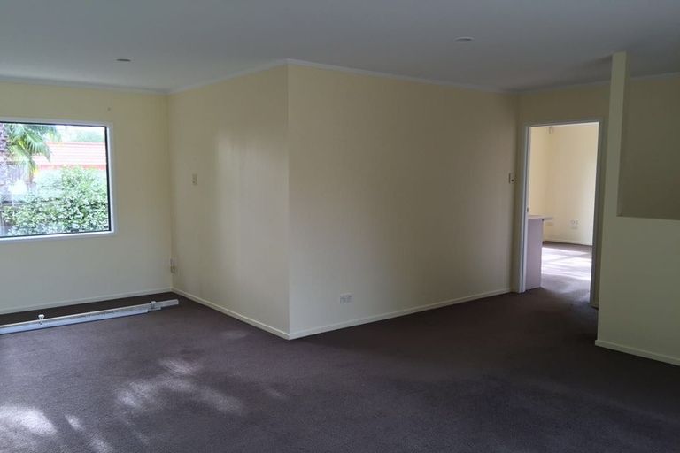 Photo of property in 24 Pukatea Avenue, Albany, Auckland, 0632