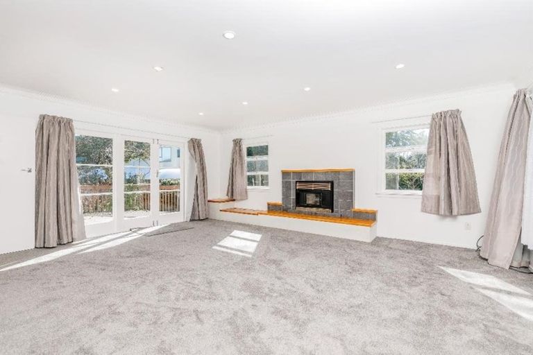 Photo of property in 1/510 East Coast Road, Windsor Park, Auckland, 0630
