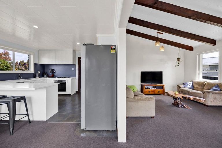 Photo of property in 18 Oberon Street, Stratford, 4332