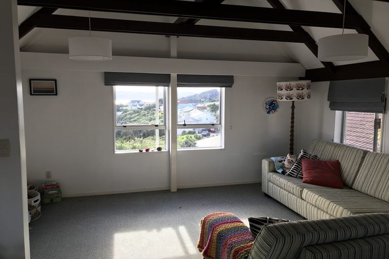 Photo of property in 77 Kaikoura Street, Maupuia, Wellington, 6022