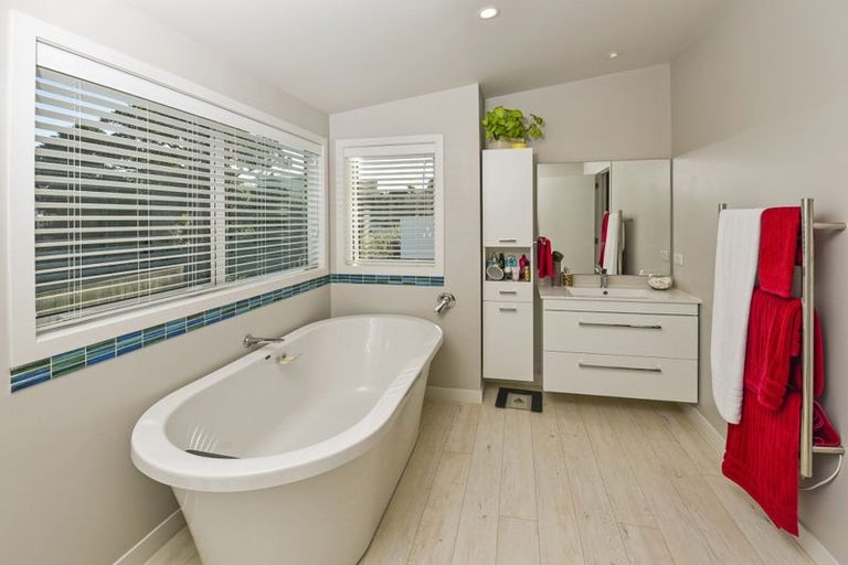 Photo of property in 3a Wesley Street, Devonport, Auckland, 0624