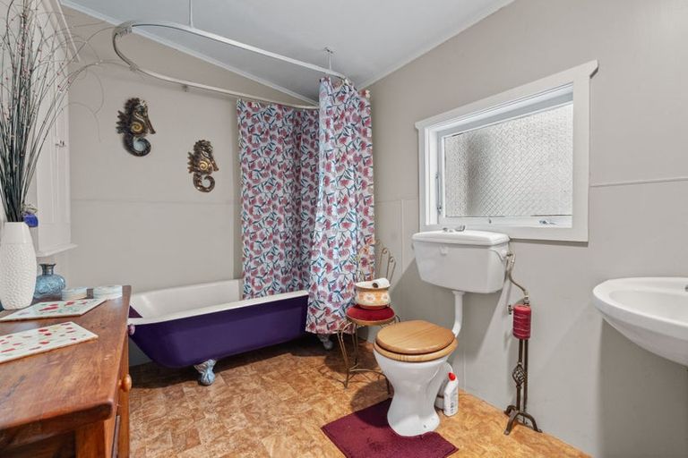 Photo of property in 12 Church Street, Greytown, 5712