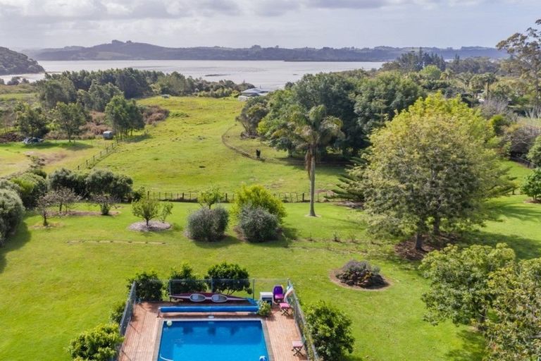 Photo of property in 98 Edmonds Road, Kerikeri, 0293