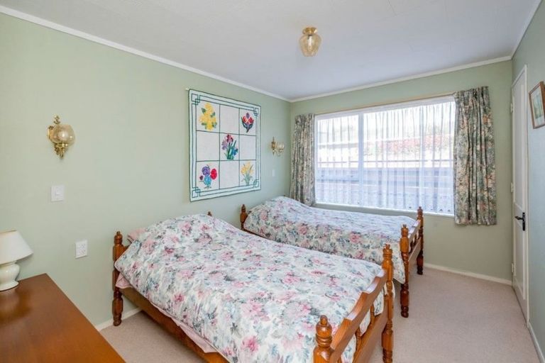 Photo of property in 90 Rimu Street, Waikanae, 5036