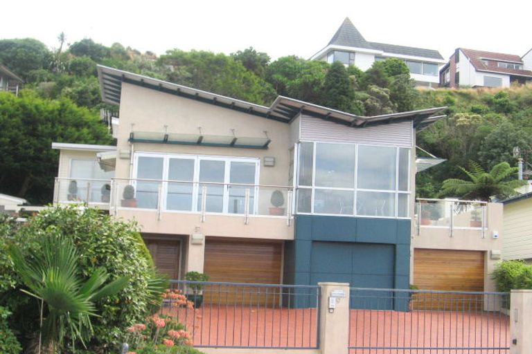 Photo of property in 9 Mataroa Avenue, Northland, Wellington, 6012