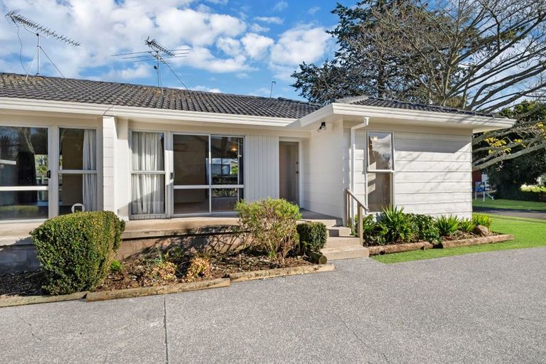 Photo of property in 11a Sharivari Place, Conifer Grove, Takanini, 2112
