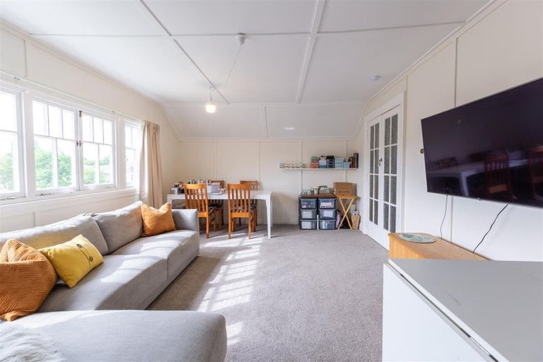 Photo of property in 17 Rhodes Street, Waimate, 7924