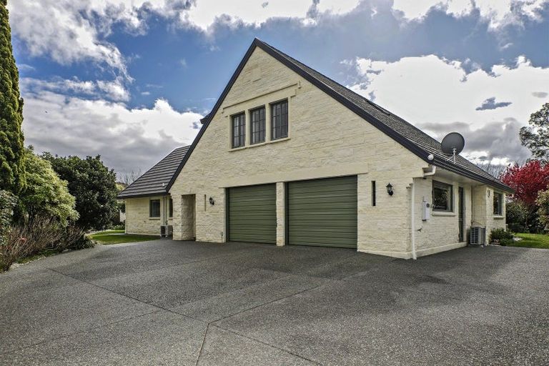 Photo of property in 15 Jacaranda Place, Greenmeadows, Napier, 4112