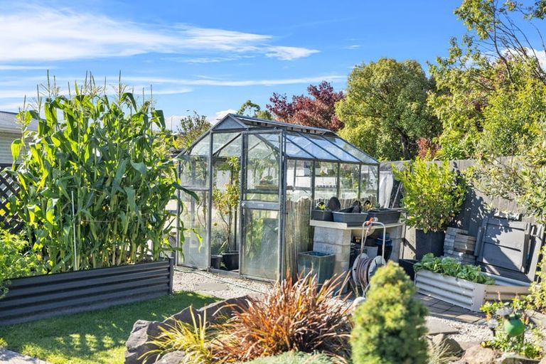 Photo of property in 150 Grimseys Road, Redwood, Christchurch, 8051